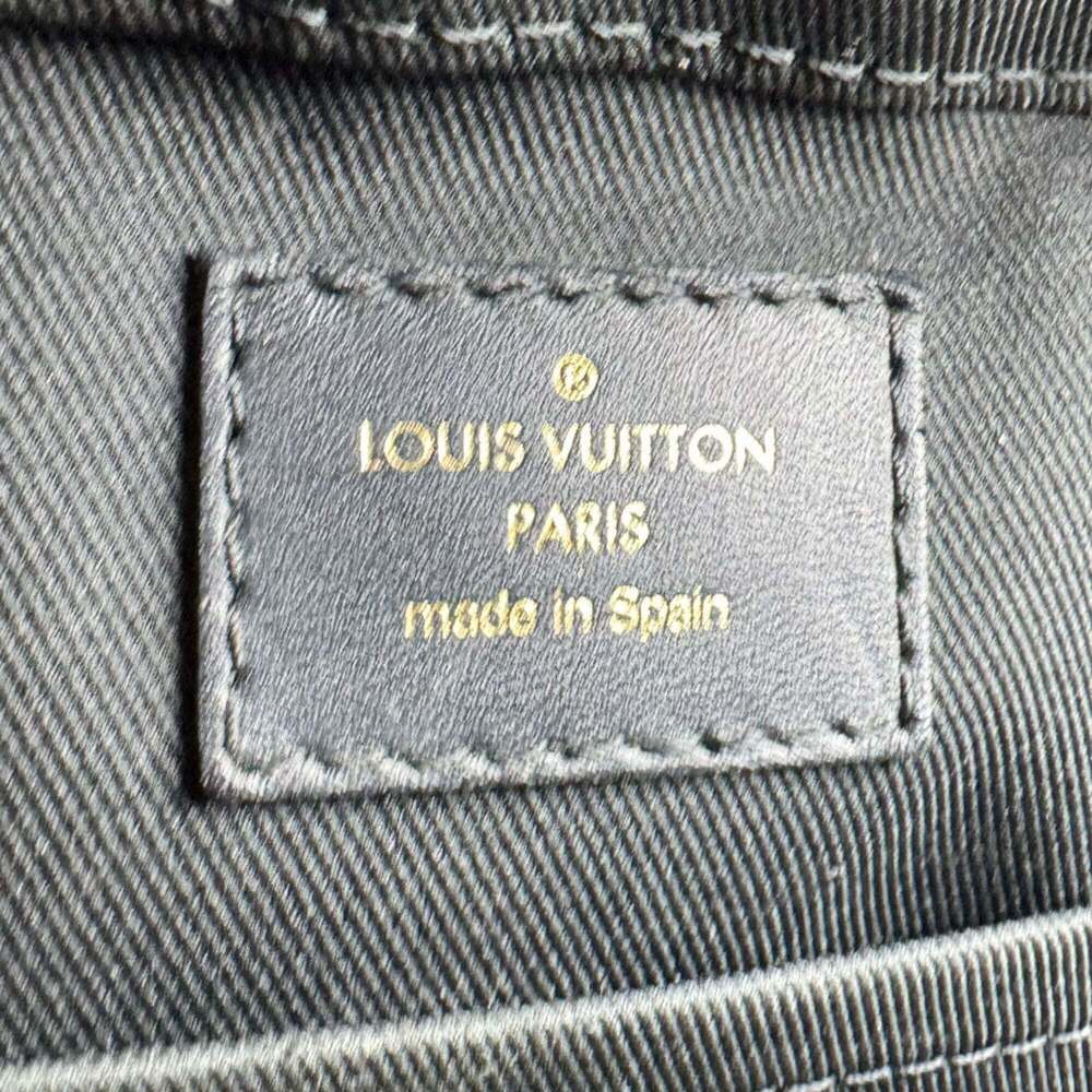 LOUIS VUITTON Authentic Black Monogram Canvas Shoulder Bag - Picture 12 of 13